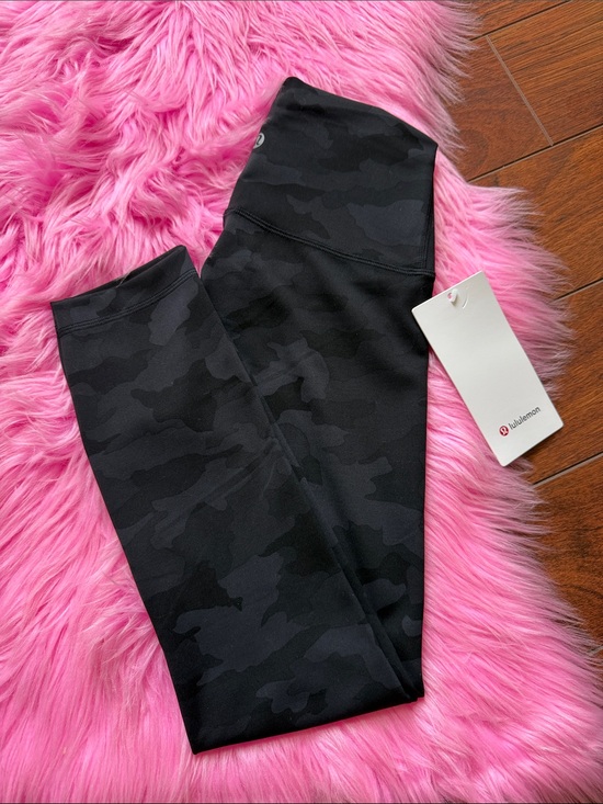 lululemon athletica Pants - Lululemon size 4 Wunder train HR crop 23” heritage 360 camo deep coal multi NWT
